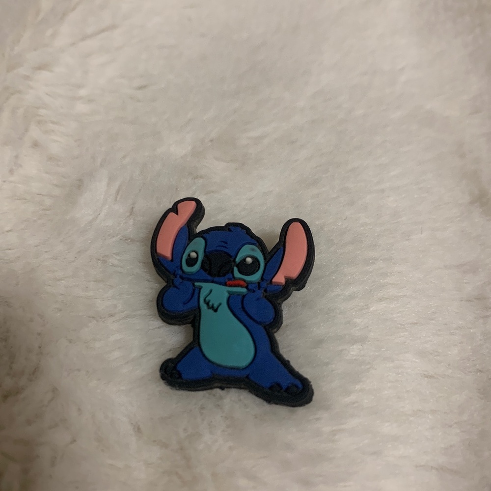 Stitch figurine/ container + 2 crocs charms - Picture 6 of 7